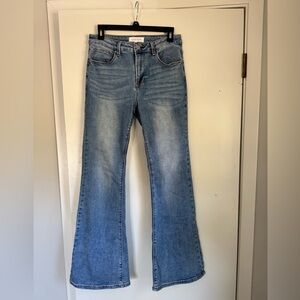 Classic Blue Jeans with Stretch Fabric and Flare fit